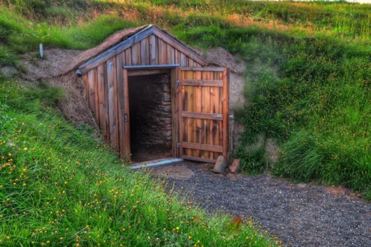 Caves of Hella - historical activity South Icdeland