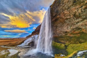 Private South Coast Day Tour with locals | Iceland | Midgard Adventure